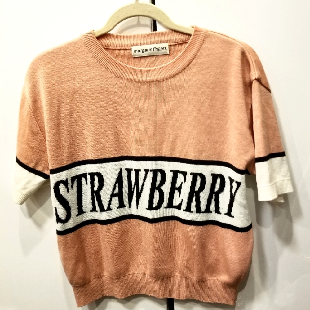 RARE Etude House x Margarin Fingers "Strawberry" Sweater